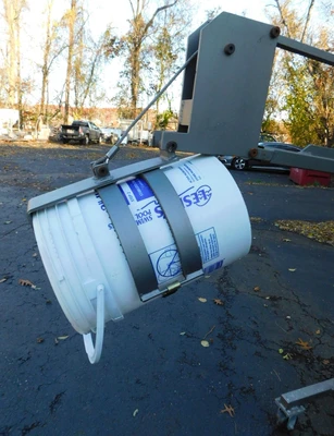 USED DRUM RUNNER PAIL LIFT 3600