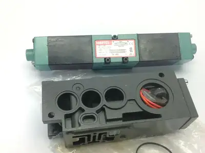 153SS515M000061 | Numatics  Solenoid Valve 24VDC 0.25A with Manifold - New Other