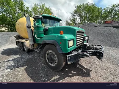 Used 2000 MACK RB688S Concrete Mixer Trucks Pennsylvania US | Proxy Equipment #1378234