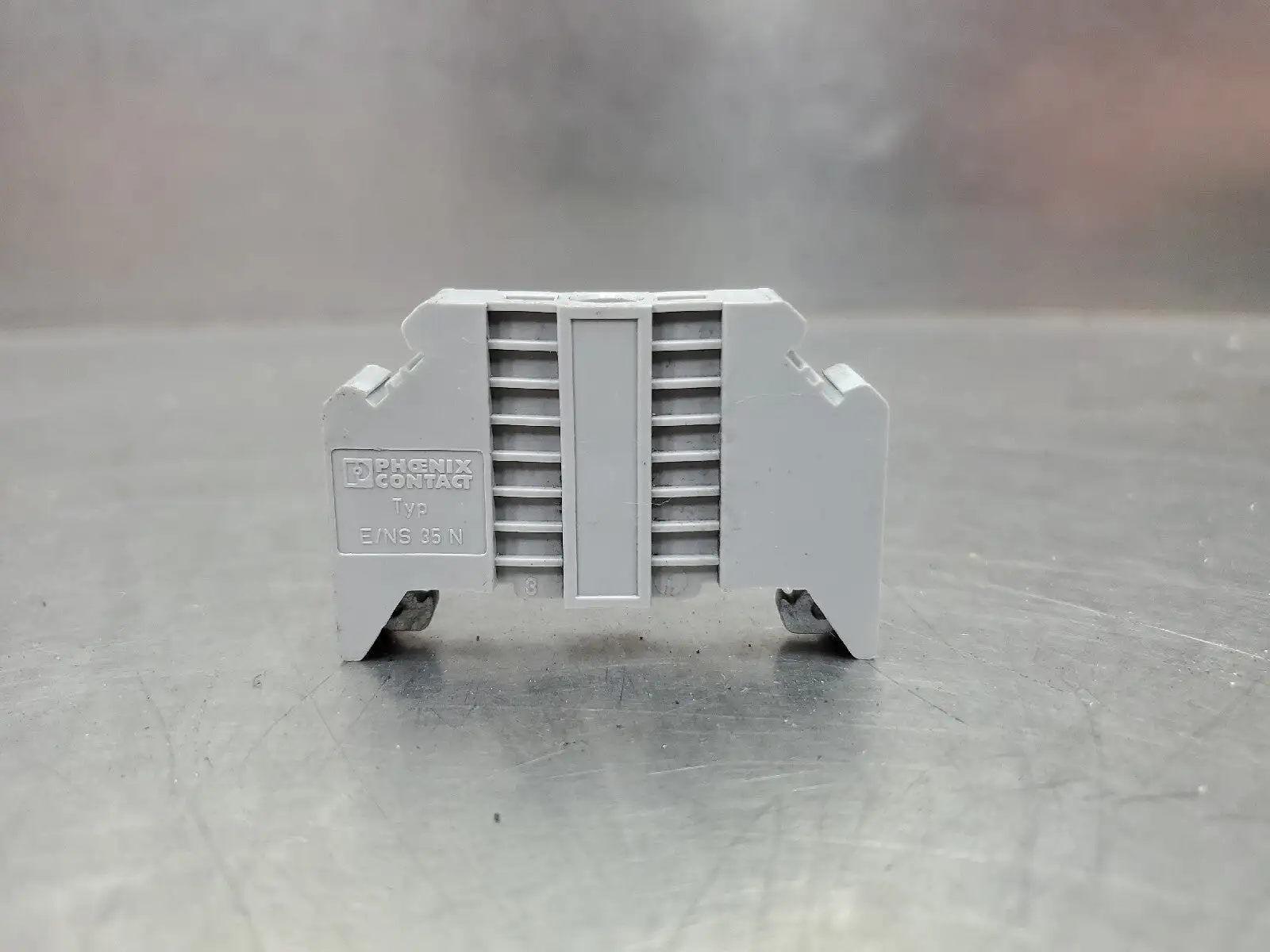Phoenix Contact TYP E/NS 35N Terminal Block End. 4D-8