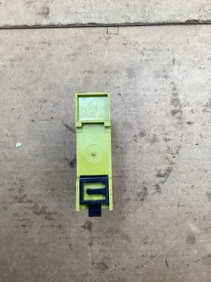 Pilz PNOZX1 24VAC/DC Safety Relay