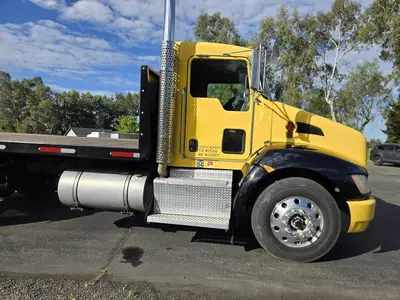 USED 2014 KENWORTH T370