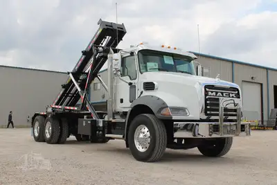New | in-Stock 2026 MACK GRANITE 64BR Rolloff Trucks Texas US | Roll Off Truck World #1491907