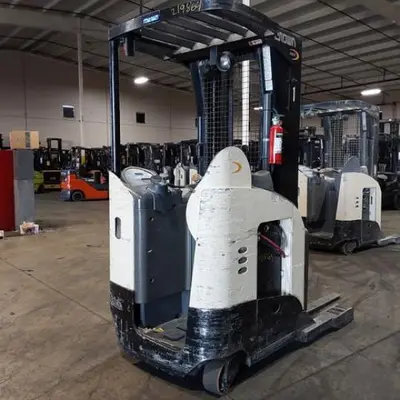 USED 2018 CROWN RR5725-45