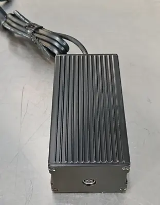 Car Adapter BSD-90C Input 12-32VDC 9.54A output 19VDC 4.74A (BIN241)