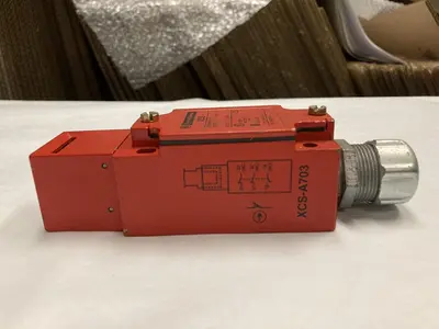 Used TELEMECANIQUE XCS A703 Miscellaneous Equipment (Electrical & Power) | Surplus Asset Holdings #1196895