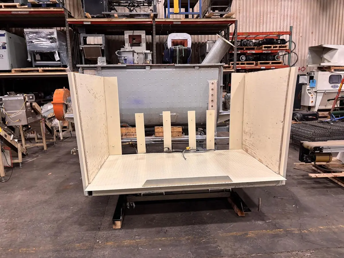 USED SOUTHWORTH LIFT TABLE