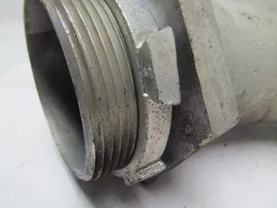 Thomas & Betts 90 deg 3" Non-Insulated 6108 Connector