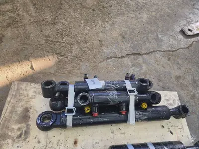 Future QTY 5 Hydraulic Cylinders