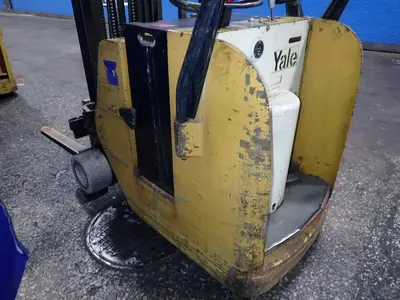 USED YALE ESC030G4T083