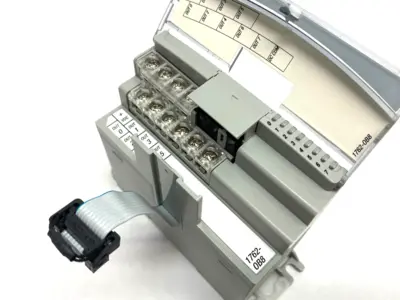 USED ALLEN-BRADLEY SER. A MICROLOGIX 8-POINT SOURCE OUTPUT MODULE REV. C