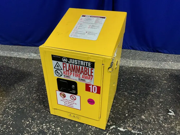 Used JUSTRITE 890420 Cabinets Ohio US | HGR 24 #1460147