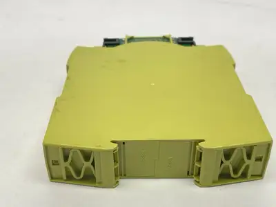 PNOZ s4 24VDC 3n/o 1n/c | Pilz  Standalone Sigma Safety Relay 750104 NO COVER - For parts or not working