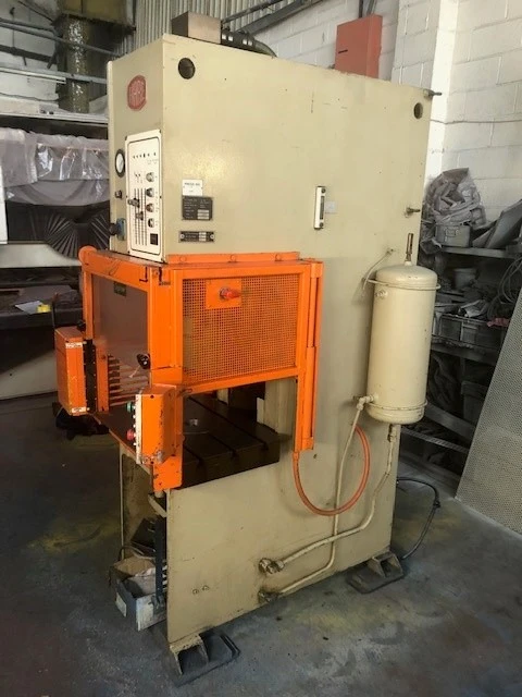 Used _UNKNOWN_ 25HP: C-Frame Presses GB | Zebra Worldwide Machinery #1146279