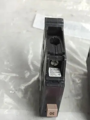 USED CUTLER-HAMMER CH130