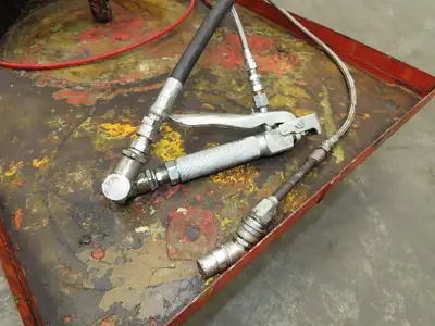 Lincoln V350120000 50:1 Pneumatic Grease Barrel Pump Portable 16Gal 120lb Lifter