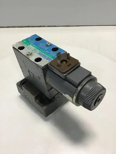Used VICKERS DG4V3S22AMUHL760EN490 Valves/Fittings Michigan US | Ideal Machinery #606163