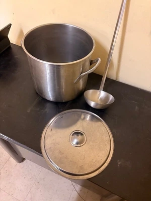 cooking pot