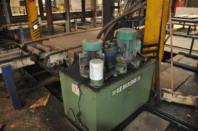 USED VALETTE PANEL PRESS 410 TON
