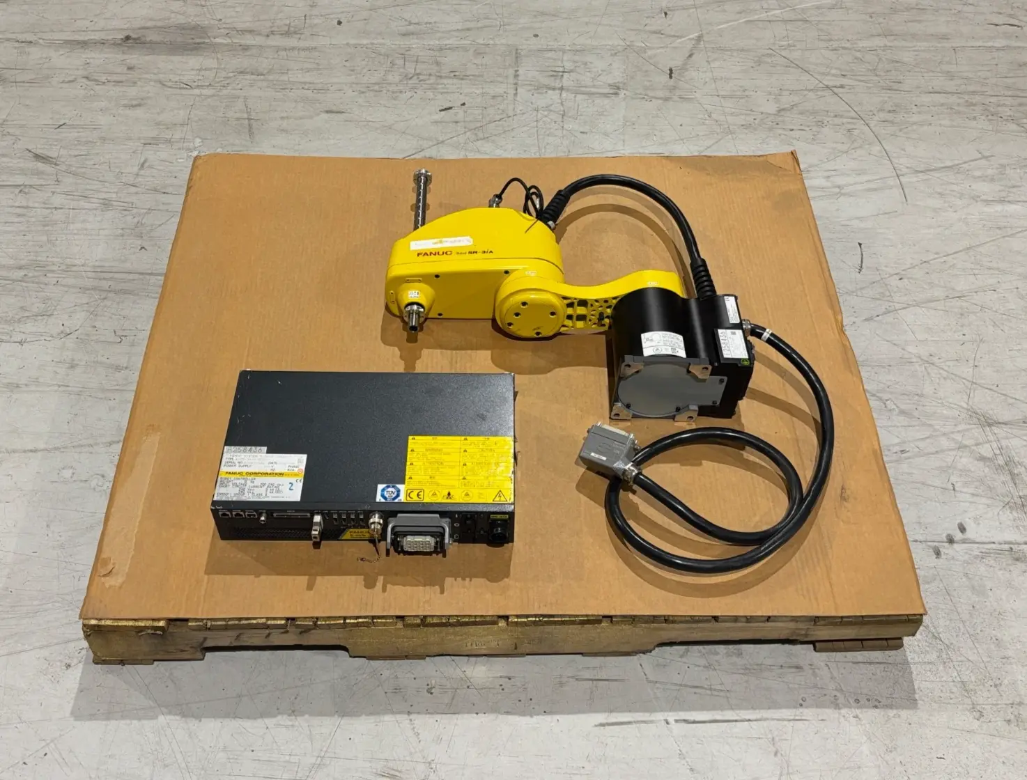 Used FANUC SR-3IA Robot Parts | Maverick Industrial Sales #1107207