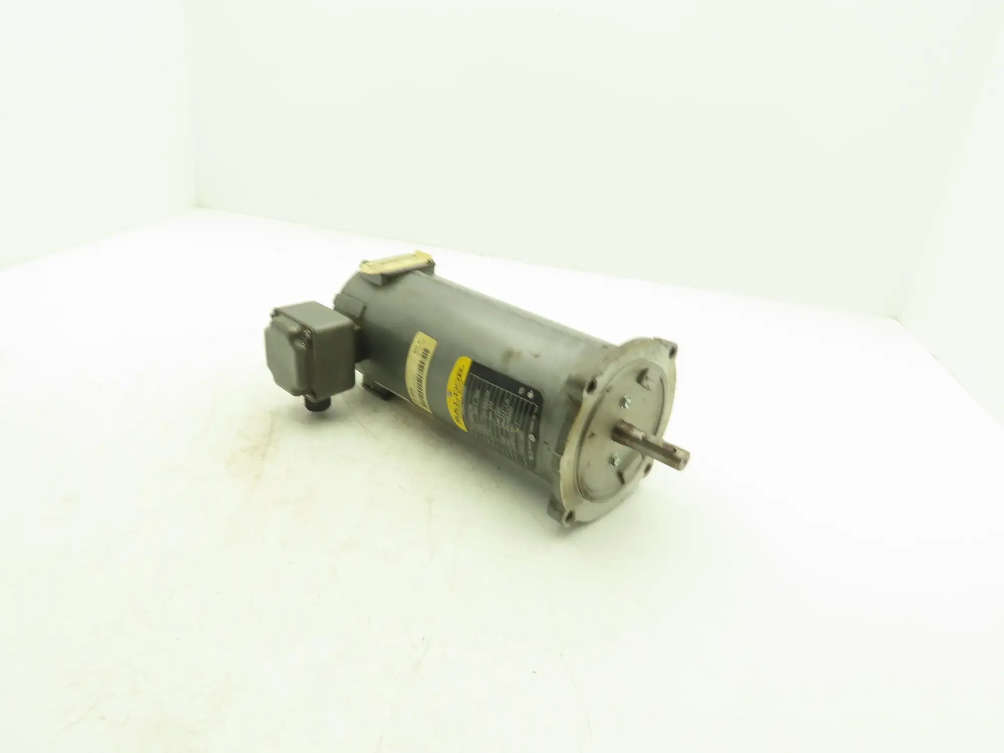 Baldor 33-2400Z139 Type PM3336P DC Motor .5Hp 2.5A 1750 RPM 180VDC 56C TENV