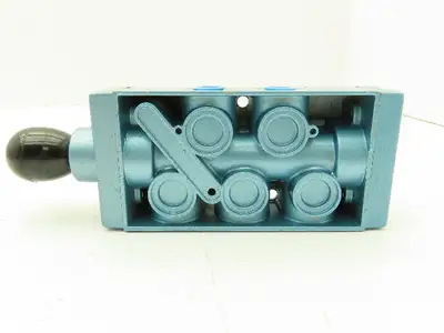 S3B0CCX2 Skinner Directional Control Valve 5/2 5 Way 2 Pos 1/4" NPT 150 PSI