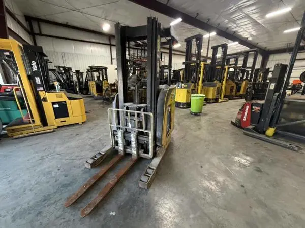 Used 2012 YALE NR040DB Reach Trucks | Zoom Lifts & Equipment #1182284