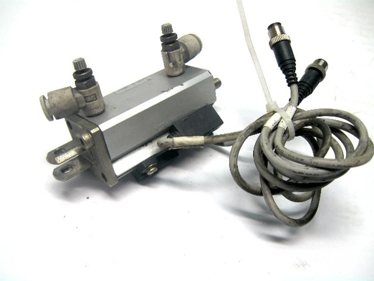 Used SMC SMC CDQ2D16-30DCM Parts (Hydraulics and Pneumatics) Kentucky US | Industrial Parts R Us Inc. #358538