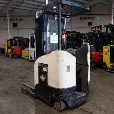 USED 2016 CROWN RR5725-45