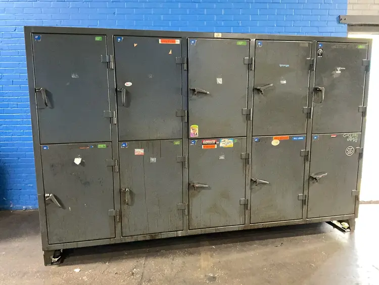 Used STRONG HOLD _UNKNOWN_ Cabinets Ohio US | HGR 24 #1358104