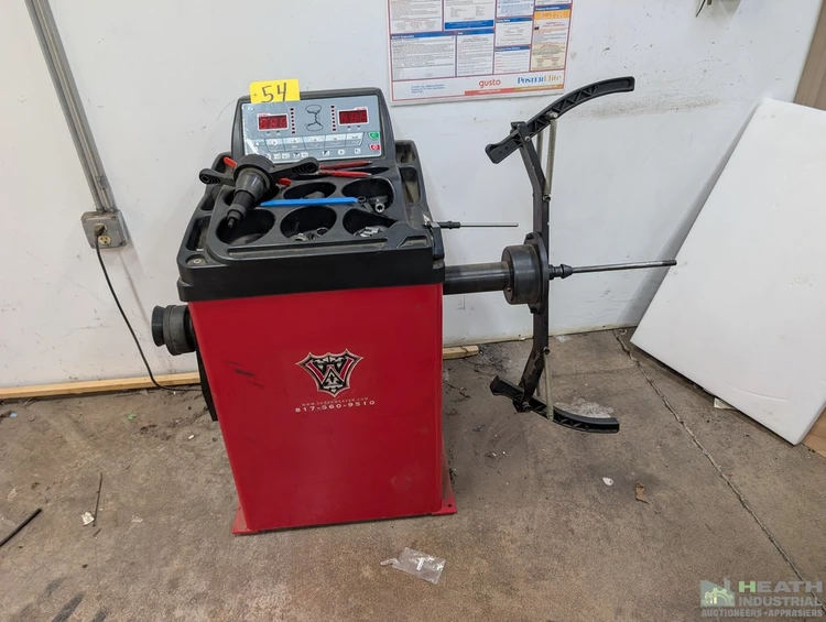 Used _UNKNOWN_ WEAVER COMPUTER WHEEL BALANCER MODEL W-937 S/N 911010194 HAS ADAPTER TO DO AUTOMOTIVE WHEELS AS Tire Balancers Illinois US | Heath Industrial Auction Services #1546741
