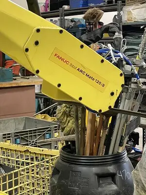 Used 2005 FANUC ARCMATE 120IB Robots Michigan US | RAB Industries, Inc. #184294