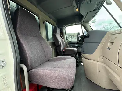 Used 2018 FREIGHTLINER CASCADIA Conventional trucks Florida US | Truck and Van Outlet #1509230