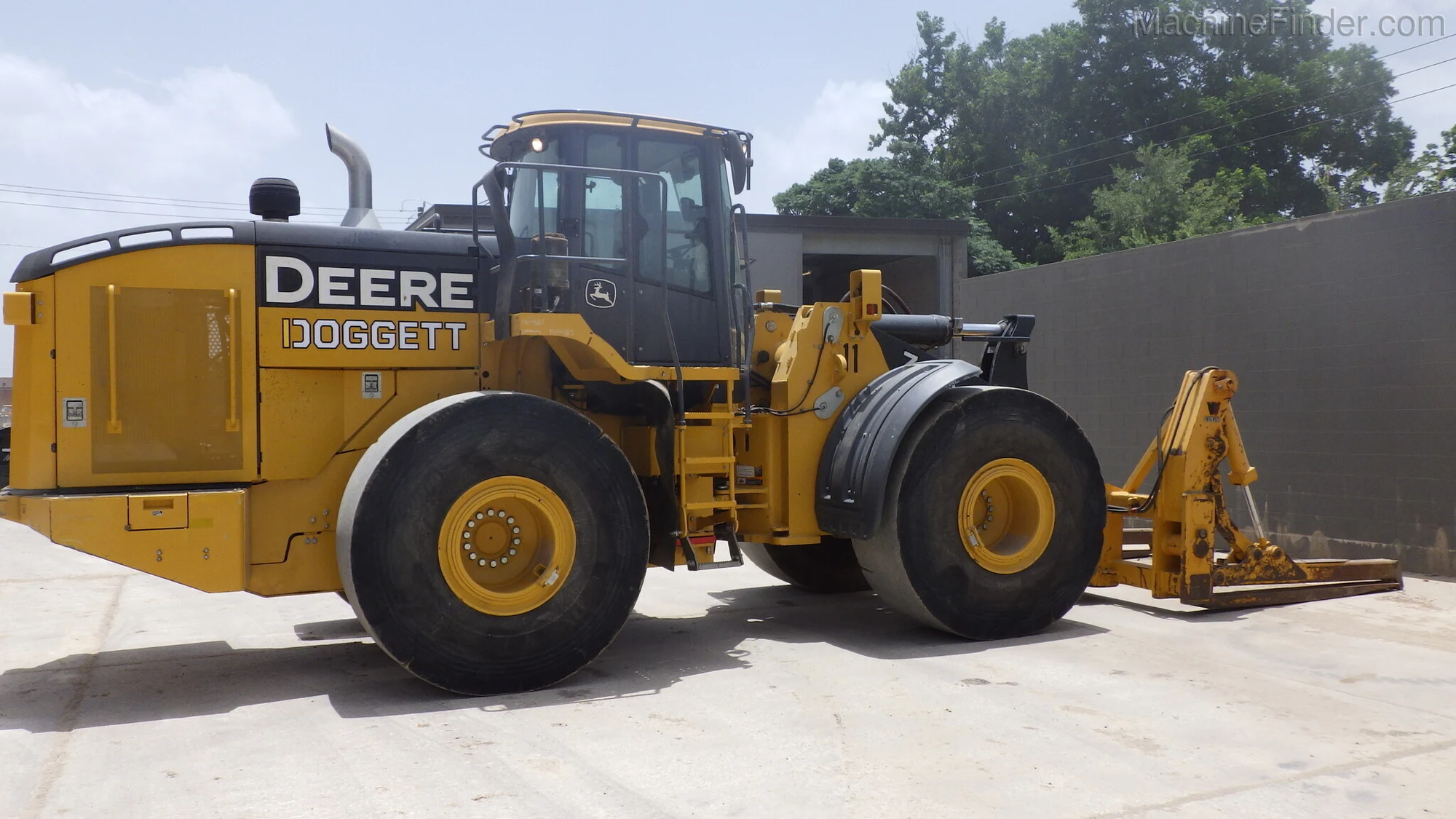 USED 2016 Deere 744K
