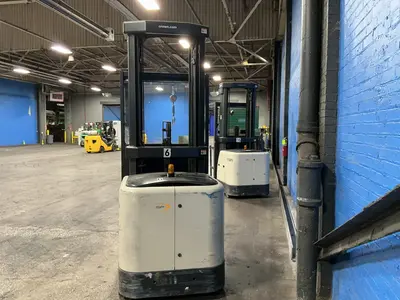 Used CROWN SP352030 Electric Lifters Ohio US | HGR 24 #1446257