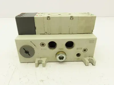 SMC VQ4300-5 Pneumatic Solenoid Valve 24VDC 2-Station Plug-In Manifold
