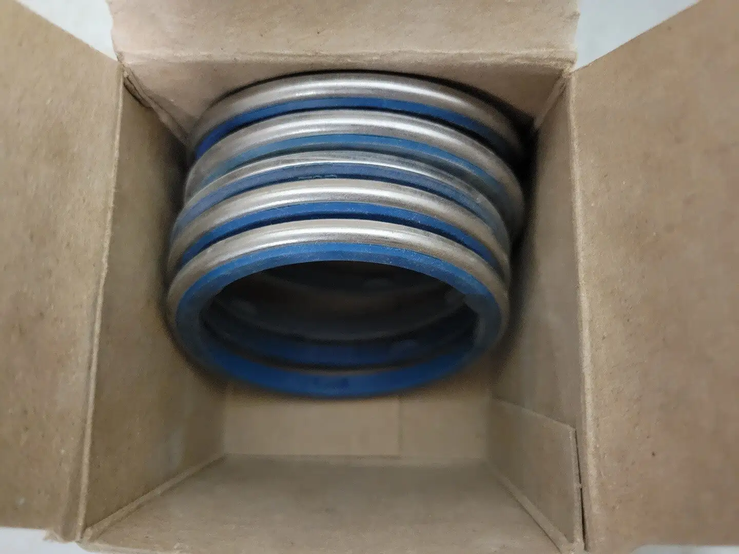 NEW THOMAS & BETTS 5267