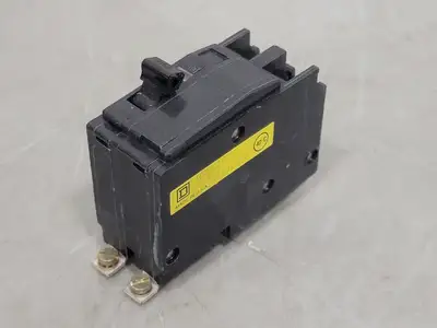 NEW SQUARE D QOB2100