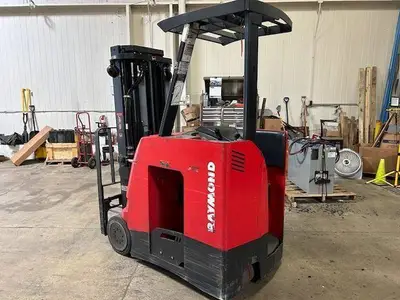 Used 2017 RAYMOND 425C30TT 3-Wheel Stand up Electric Counterbalance Forklifts Illinois US | Somerset Equipment Sales #1546279