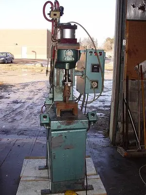 USED 1993 IMPERIAL PB-6