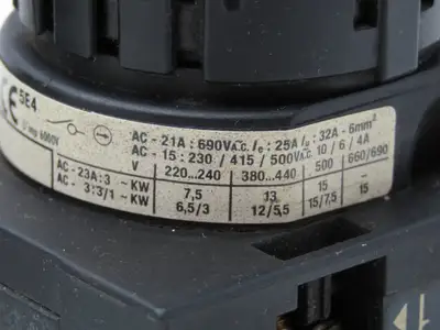 Klockner Moeller T3-2-64647GB Rotary Switch 4-Position 15kW 25A 600V Lot of 3