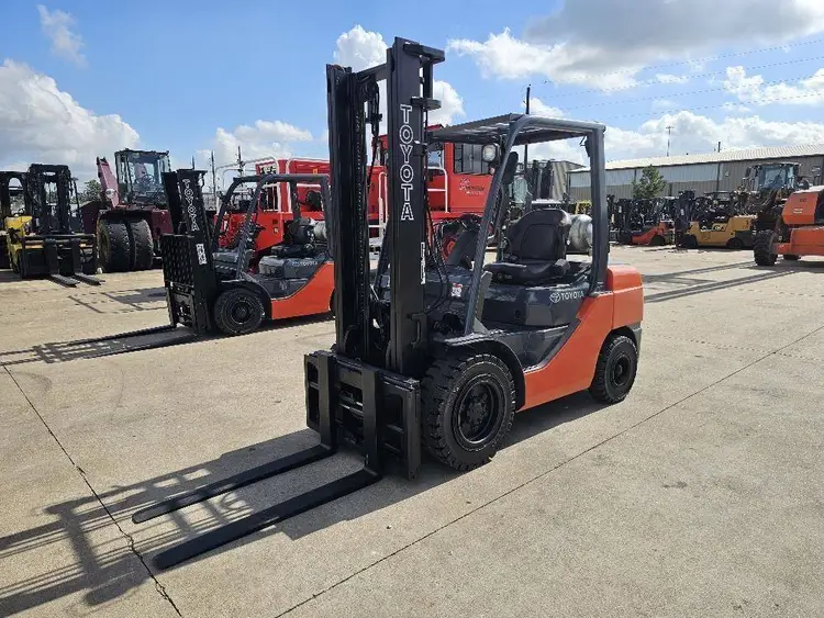 Used 2016 TOYOTA 8FGU32 Misc Forklifts Illinois US | Somerset Equipment Sales #1542833