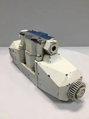 USED VICKERS DG4V-5-2C-M-P7L-H-6-30