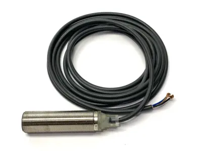 New | in-Stock OMRON E2B-M18LS08-WZ-C1 Proximity Sensors | Maverick Industrial Sales #1107586
