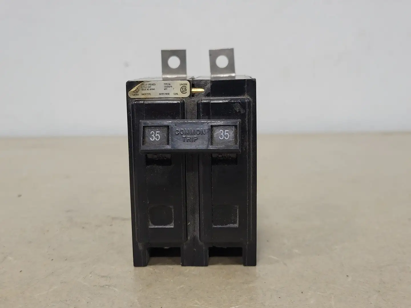 USED CUTLER-HAMMER BAB2035