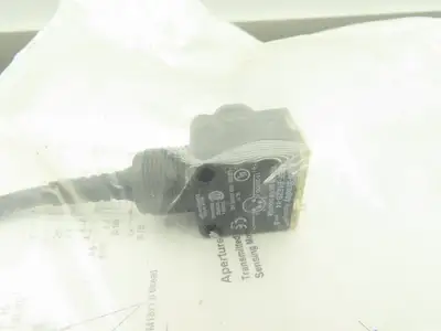 A-B 42EF-E1EZB-Y4 Photoswitch Rightsight Transmitted Beam Source 11-30VDC
