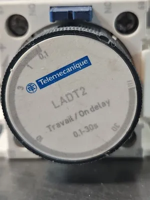 Telemecanique LADT2 Time Delay Block 0.1-30s loc4B11