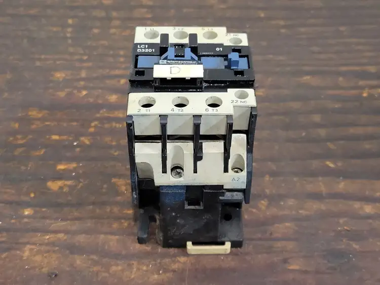 Used TELEMECANIQUE LC1D3201F7 Switchgears British Columbia CA | Lenmark #242488