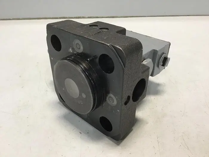 Used VICKERS DG4V32ALMFWB660EN21 Valves/Fittings Michigan US | Ideal Machinery #575705