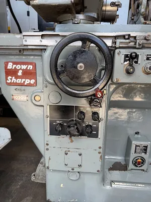 1977 BROWN & SHARPE 1020U Universal Cylindrical Grinders | GMT (13)